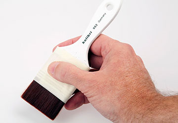 Cleaning oil paintings