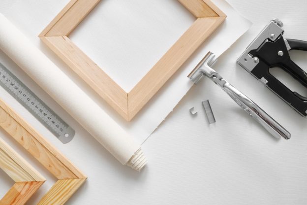 Supports: Canvas, Stretcher and Pliers